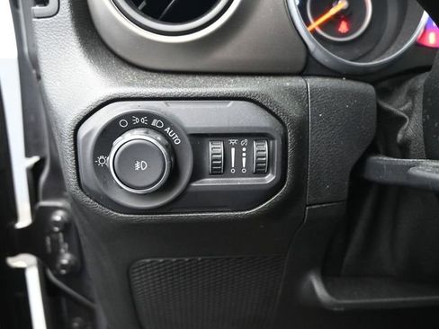 Used 2018 Jeep Wrangler Unlimited Sport S image 18