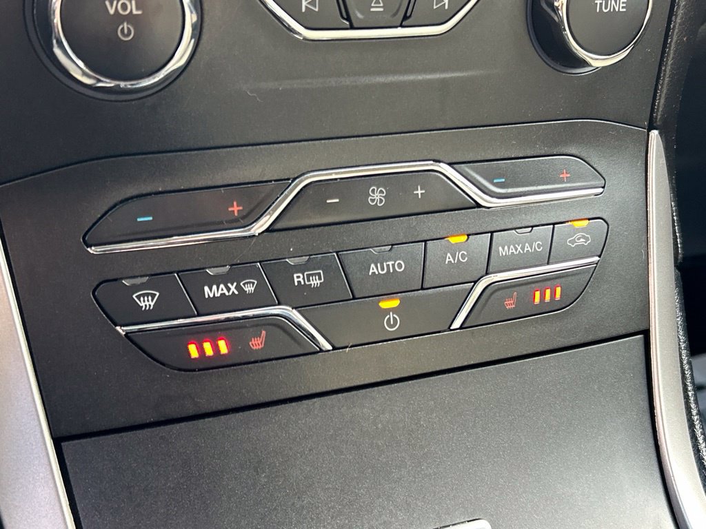 Used 2015 Ford Edge SEL w/ Equipment Group 201A AWD/4WD image 23