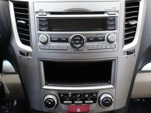 Used 2011 Subaru Outback 2.5i AWD/4WD image 34