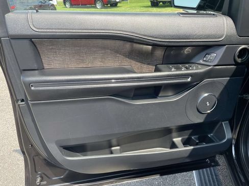 Used 2020 Ford Expedition Limited AWD/4WD image 18