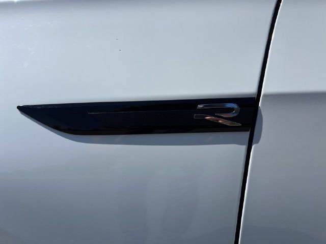 Used 2024 Volkswagen Golf R AWD/4WD image 39