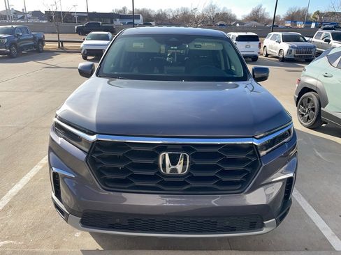 Used 2025 Honda Pilot EX-L image 2