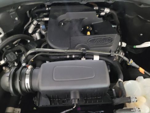 Used 2020 Ford Explorer XLT w/ Comfort Package image 30