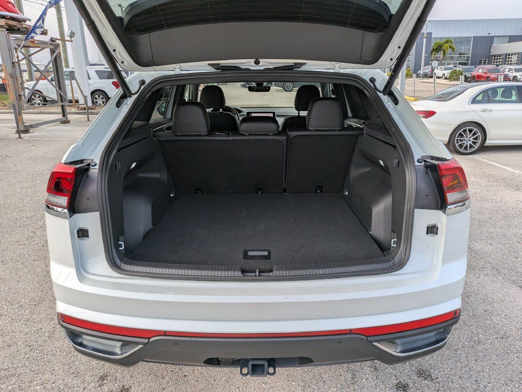 Certified 2026 Volkswagen Atlas Cross Sport SE FWD image 9