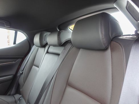 Certified 2025 MAZDA MAZDA3 Hatchback w/Premium Plus Pkg image 22