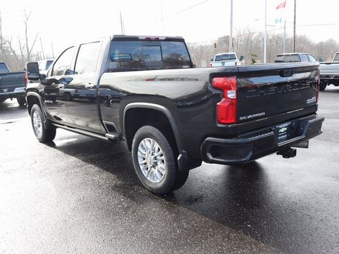 Used 2021 Chevrolet Silverado 2500 High Country w/ Z71 Off-Road Package image 3