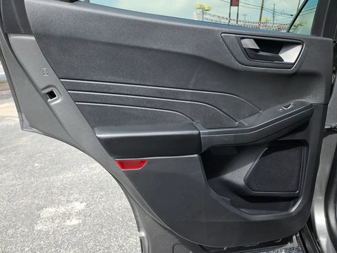 Used 2025 Ford Escape Active AWD/4WD image 18