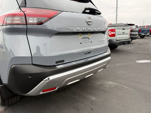 Used 2023 Nissan Rogue Platinum w/ Platinum Premium Package image 8