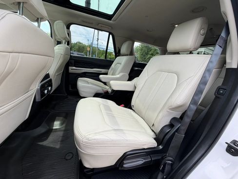 Used 2018 Ford Expedition Platinum AWD/4WD image 16