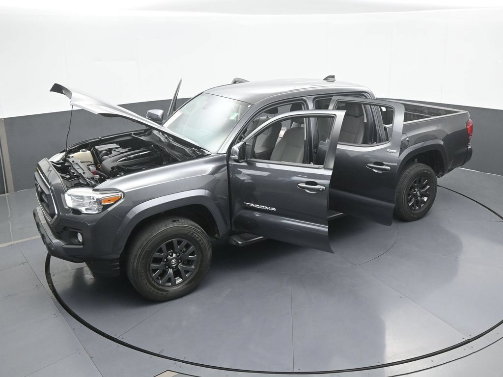 Used 2022 Toyota Tacoma SR5 w/ Technology Package RWD image 65
