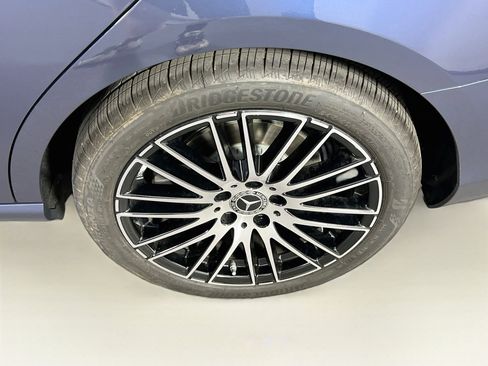 Used 2024 Mercedes-Benz C 300 4MATIC Sedan image 32