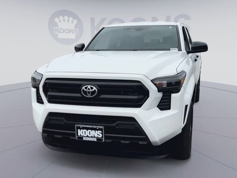 Used 2024 Toyota Tacoma SR RWD image 5