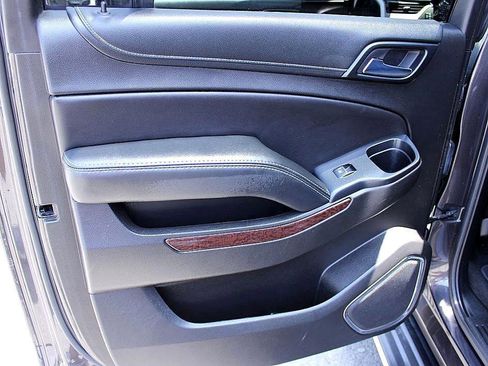 Used 2017 GMC Yukon XL SLE w/ SLE Value Package image 13