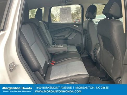 Used 2017 Ford Escape SE image 32