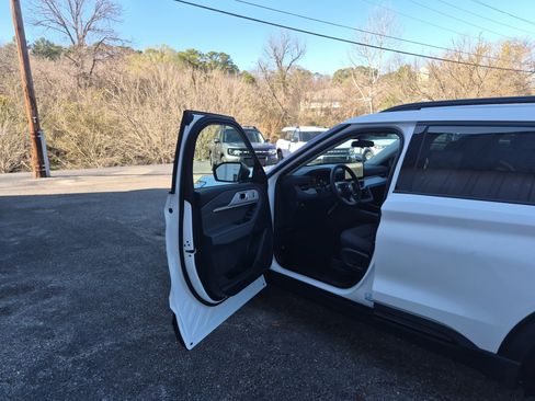 New 2026 Ford Explorer Active image 8