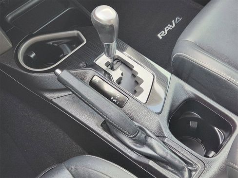 Used 2018 Toyota RAV4 Limited image 19