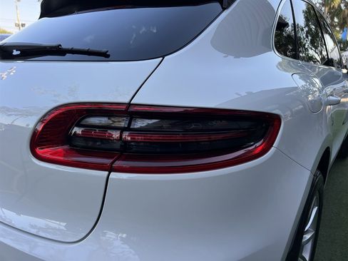 Used 2017 Porsche Macan S image 10