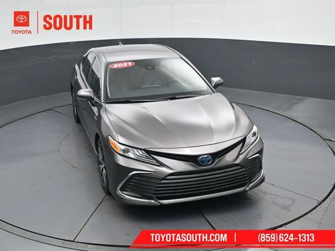 Used 2021 Toyota Camry XLE image 47