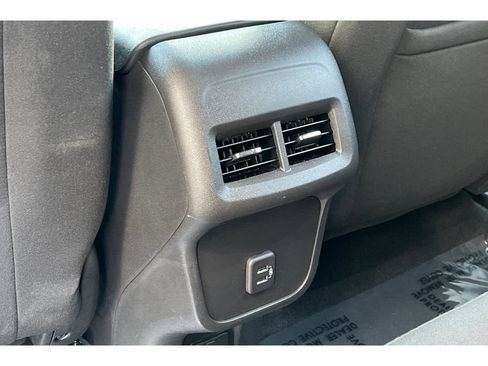 Used 2022 Chevrolet Equinox LT FWD image 39