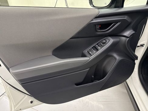 Used 2025 Subaru Crosstrek 2.0i Premium image 11