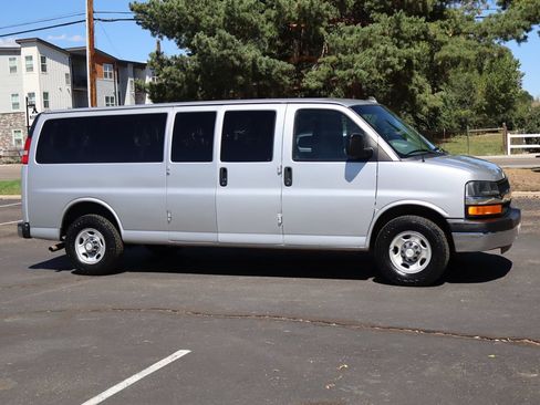 Used 2016 Chevrolet Express 3500 LT w/ LT Preferred Equipment Group RWD image 2