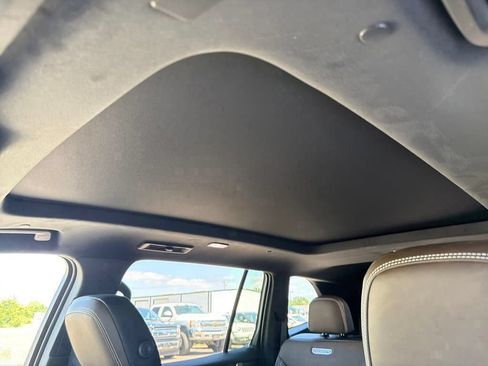 New 2026 GMC Acadia Denali Ultimate w/ LPO, Floor Liner Package AWD/4WD image 24