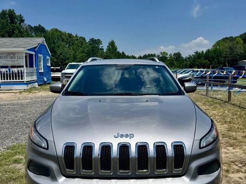Used 2018 Jeep Cherokee Limited AWD/4WD image 3