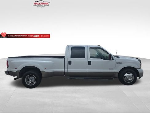 Used 2005 Ford F350 Lariat image 2