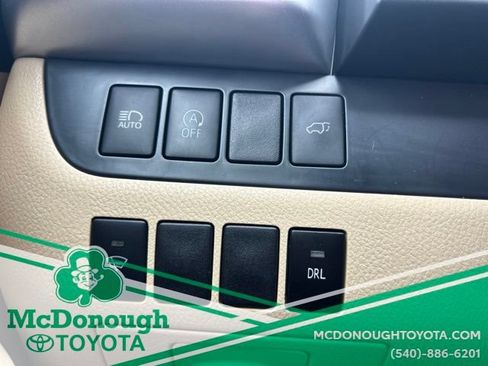 Used 2019 Toyota Highlander XLE FWD image 16