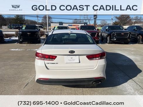 Used 2018 Kia Optima LX image 3