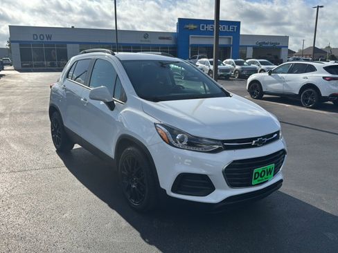 Used 2022 Chevrolet Trax LT w/ Sport Edition FWD image 1