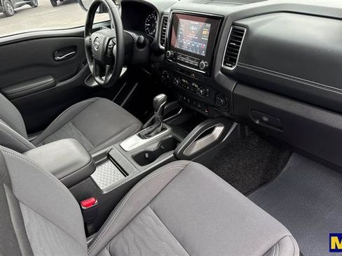 Used 2024 Nissan Frontier SV w/ Technology Package image 18