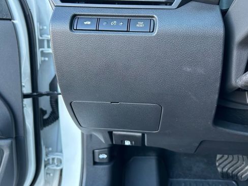 Used 2025 Nissan Altima 2.5 SR image 18