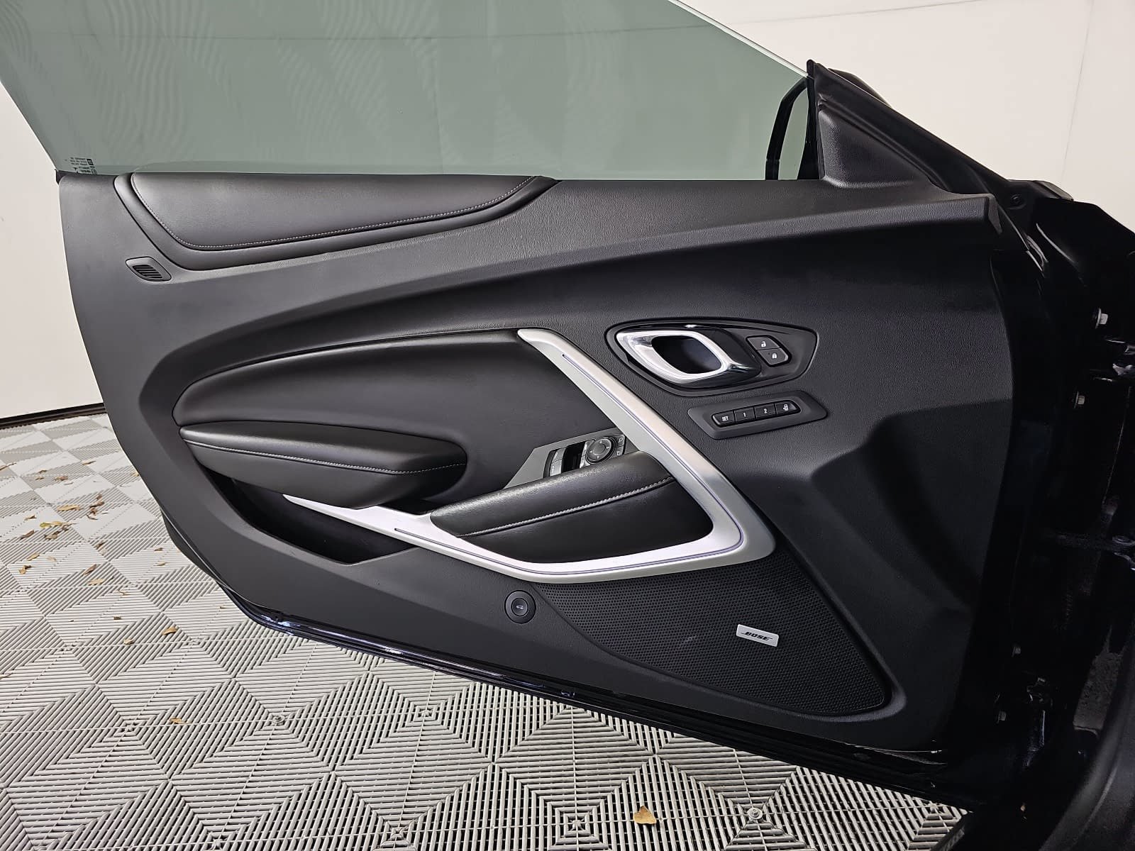 Used 2020 Chevrolet Camaro SS RWD image 24
