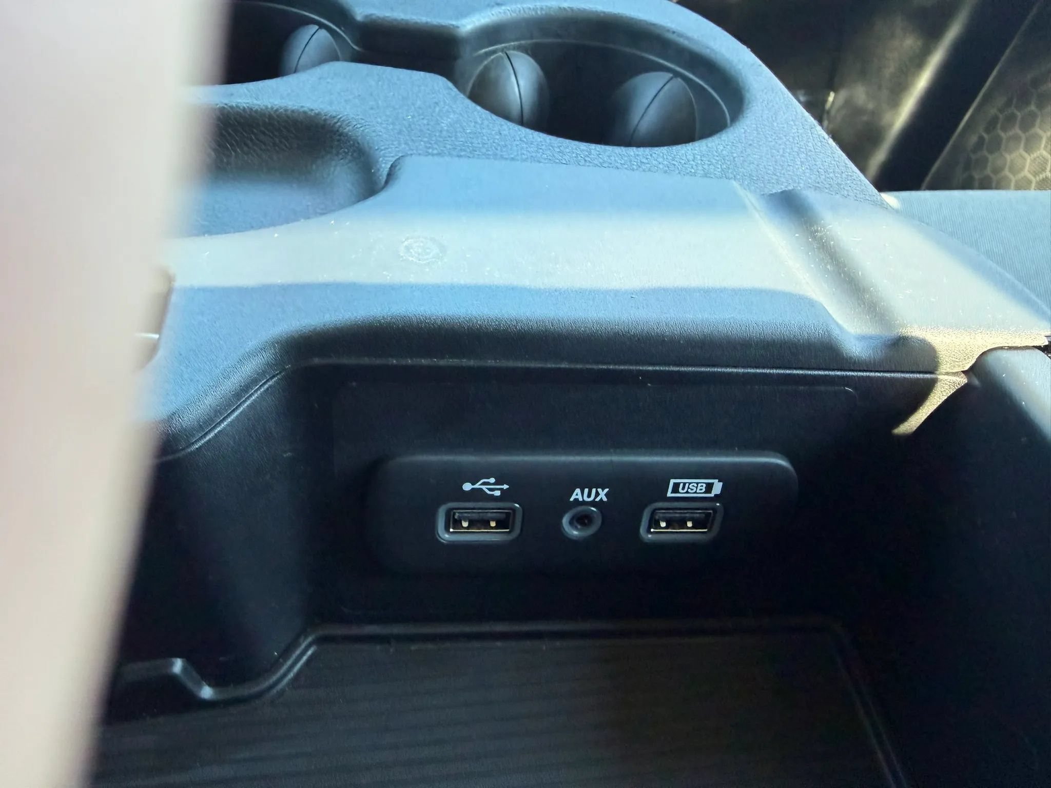 Used 2022 RAM 1500 Classic SLT AWD/4WD image 30