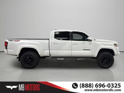 Used 2019 Toyota Tacoma SR5 AWD/4WD image 3