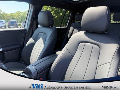 Used 2025 Mercedes-Benz GLB 250 4MATIC image 12