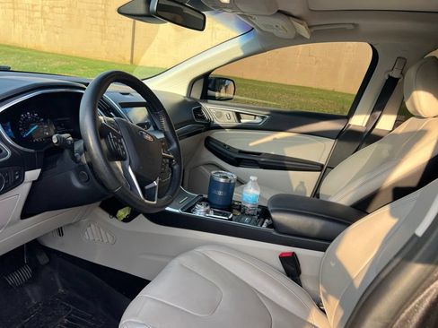 Used 2020 Ford Edge Titanium w/ Equipment Group 301A FWD image 7
