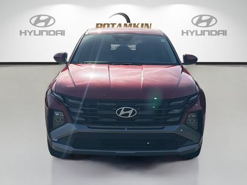 Certified 2025 Hyundai Tucson SE FWD image 2