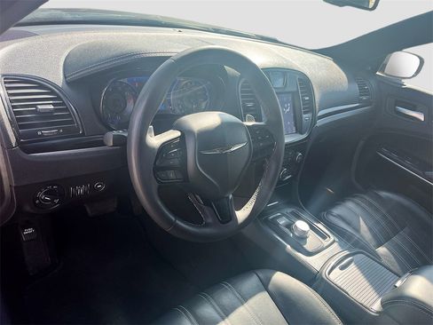 Used 2022 Chrysler 300 S image 9