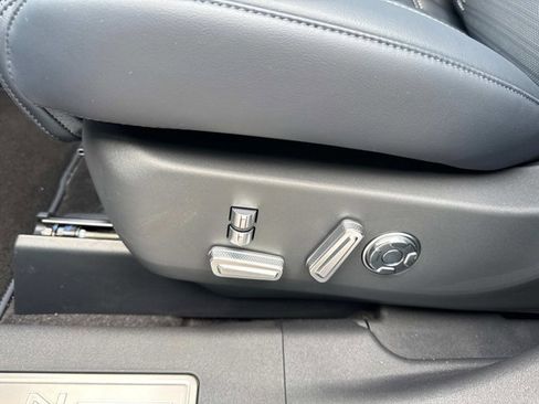 New 2025 Lincoln Nautilus Reserve image 12