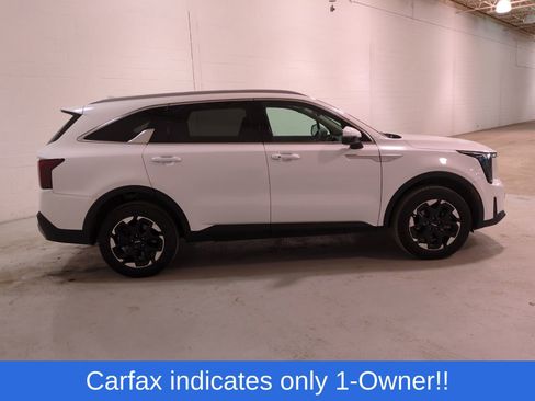 Certified 2025 Kia Sorento S AWD/4WD image 2