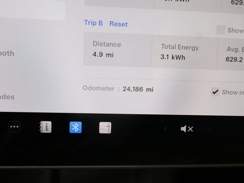 Used 2023 Tesla Model 3 Standard Range image 38