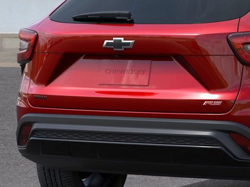 New 2026 Chevrolet Trax RS w/ Sunroof Package FWD image 14