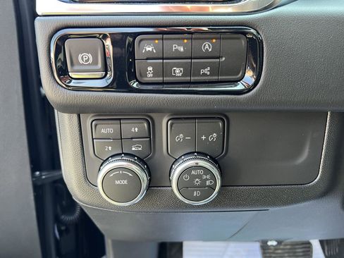 New 2026 GMC Yukon Denali image 21