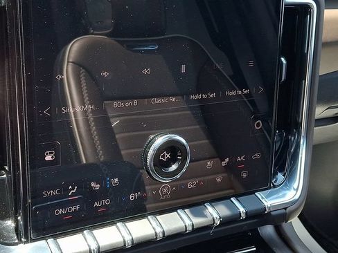 Used 2025 GMC Yukon XL Denali Ultimate AWD/4WD image 12