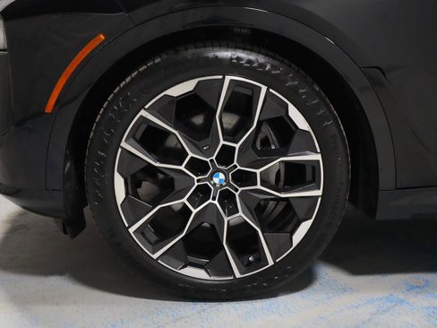 Used 2024 BMW X7 xDrive40i w/ Executive Package image 42