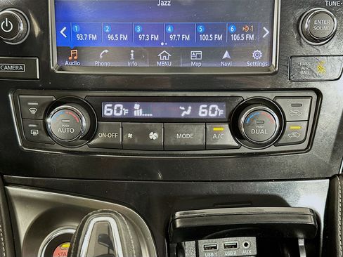 Used 2017 Nissan Maxima 3.5 SL image 22