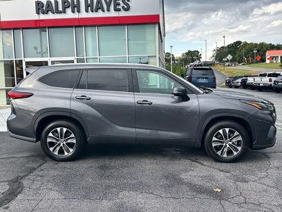 Used 2022 Toyota Highlander XLE