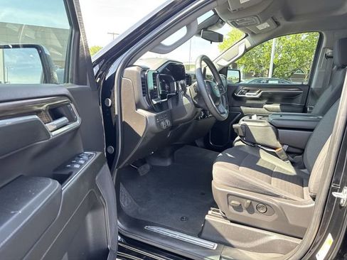 Used 2024 Chevrolet Silverado 1500 LT AWD/4WD image 18
